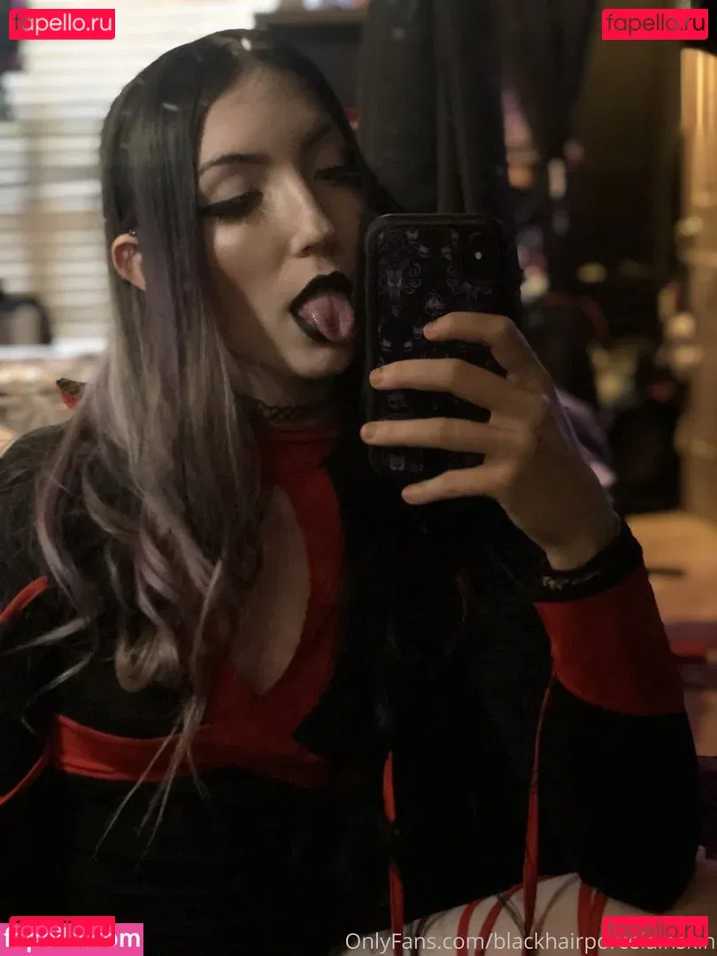 blackhairporcelainskin Onlyfans Photo Gallery 