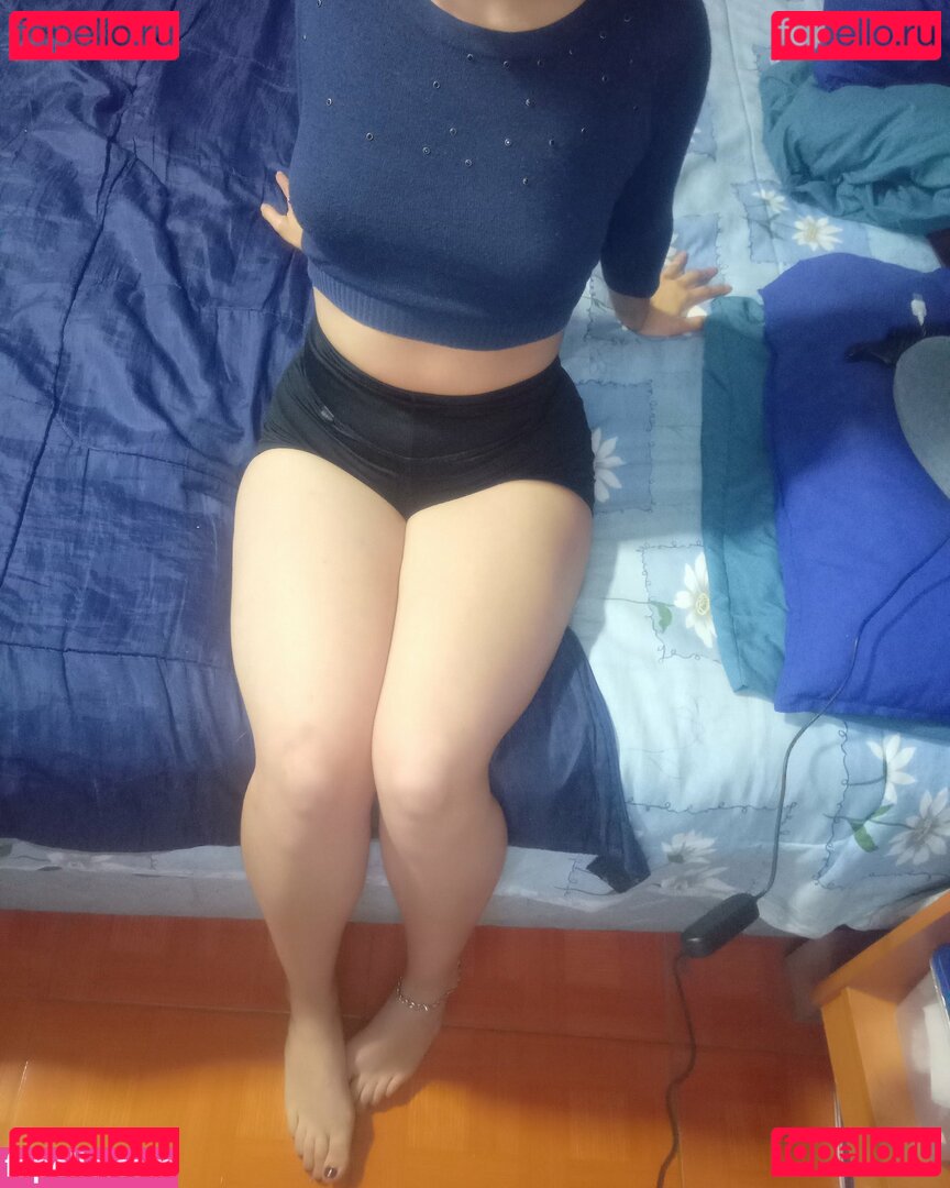 Cristina Scarlett / _Scar_Moon_ / _s_c_a_r_l_e_t_t._ / freescarlettdalton