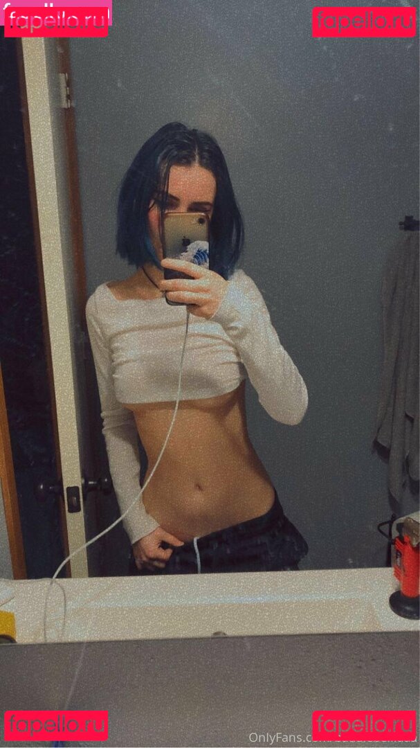 baddiebelllaaa / bellahadid Onlyfans Photo Gallery 