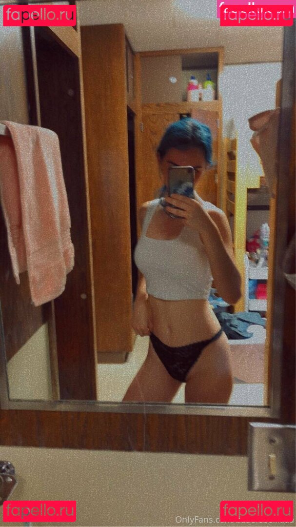 baddiebelllaaa / bellahadid Onlyfans Photo Gallery 