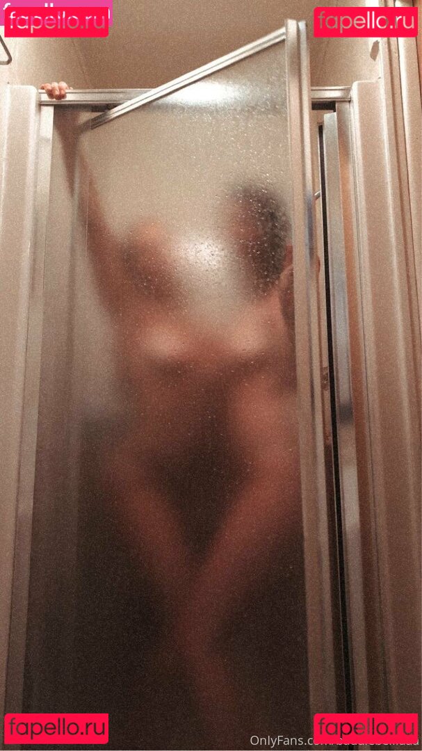 baddiebelllaaa / bellahadid Onlyfans Photo Gallery 