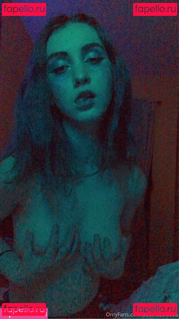 baddiebelllaaa / bellahadid Onlyfans Photo Gallery 