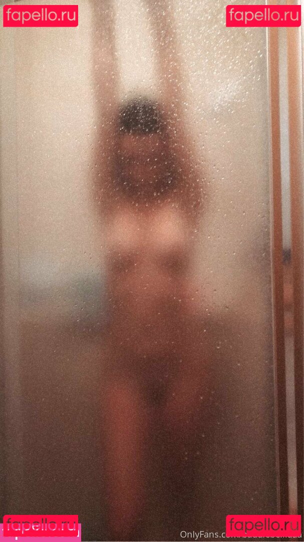 baddiebelllaaa / bellahadid Onlyfans Photo Gallery 