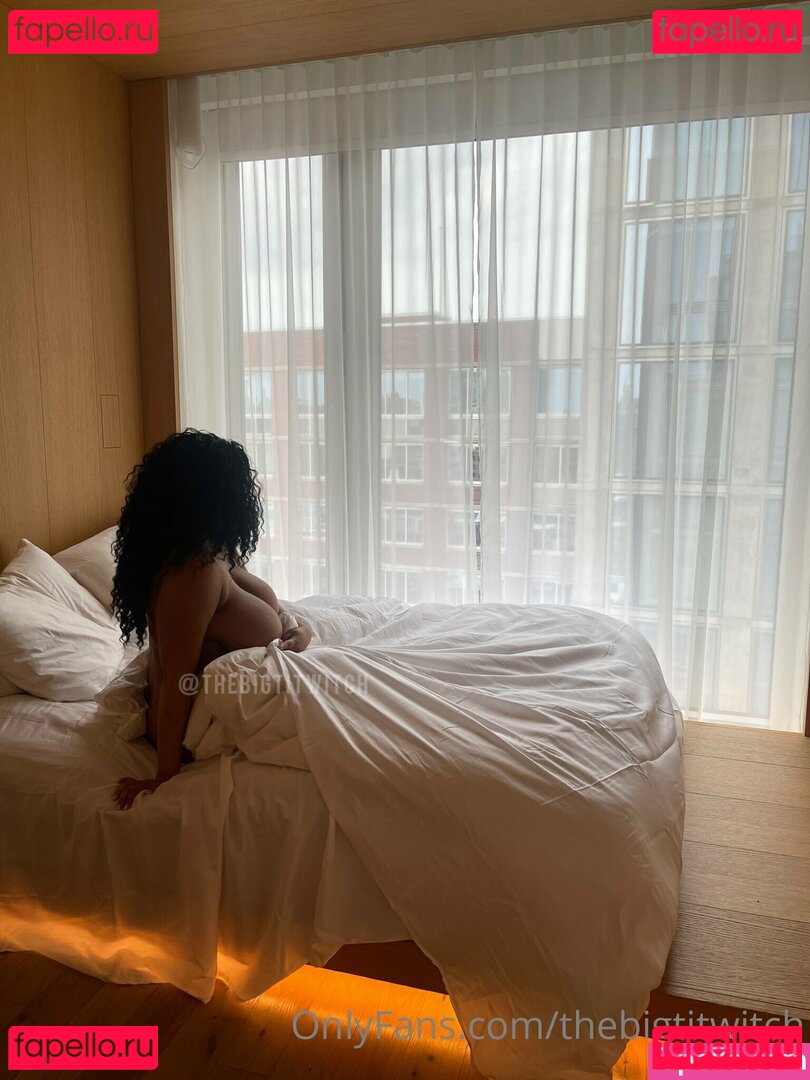 loganberry_ / thebigtitwitch / thebigtitwitch2 Onlyfans Photo Gallery 