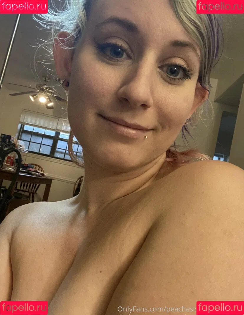 peachesisastonedfruit2 Onlyfans Photo Gallery 