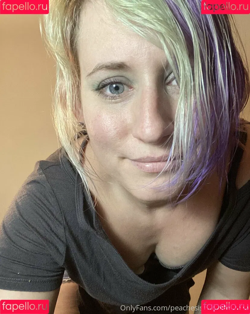 peachesisastonedfruit2 Onlyfans Photo Gallery 