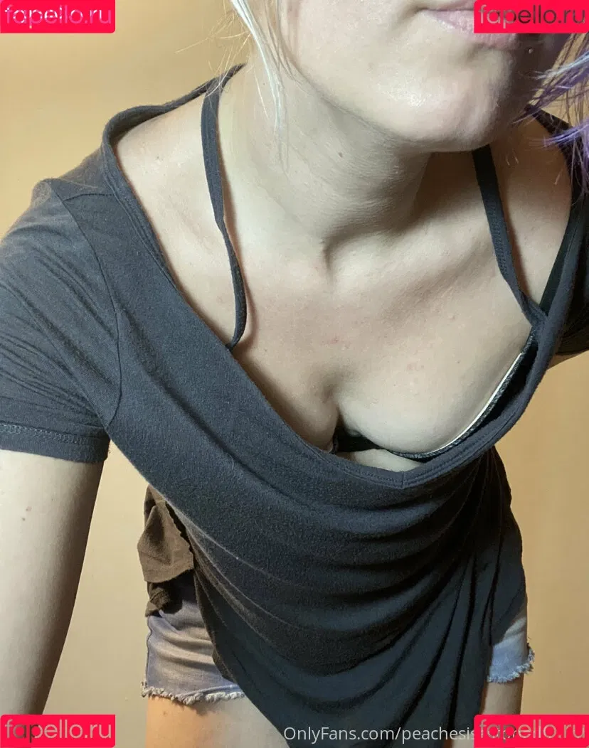 peachesisastonedfruit2 Onlyfans Photo Gallery 