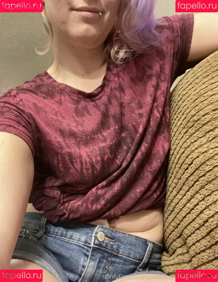 peachesisastonedfruit2 Onlyfans Photo Gallery 
