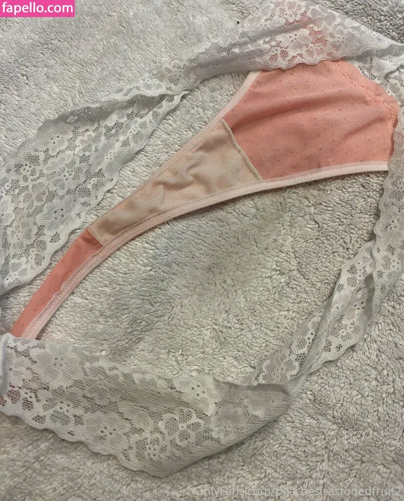 peachesisastonedfruit2 Onlyfans Photo Gallery 