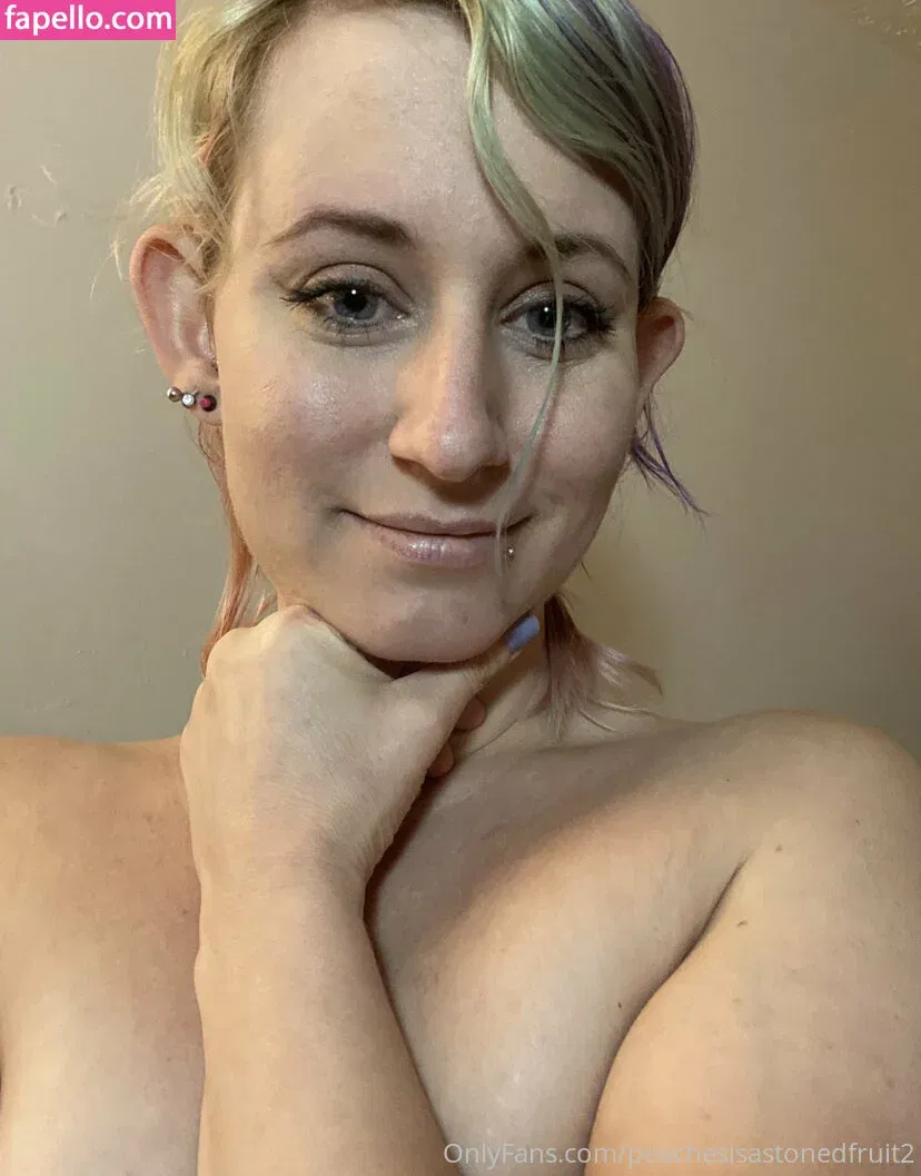 peachesisastonedfruit2 Onlyfans Photo Gallery 