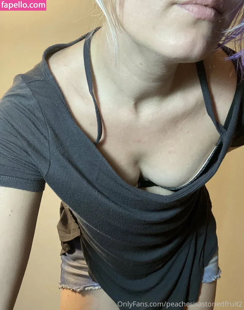 peachesisastonedfruit2 Onlyfans Photo Gallery 