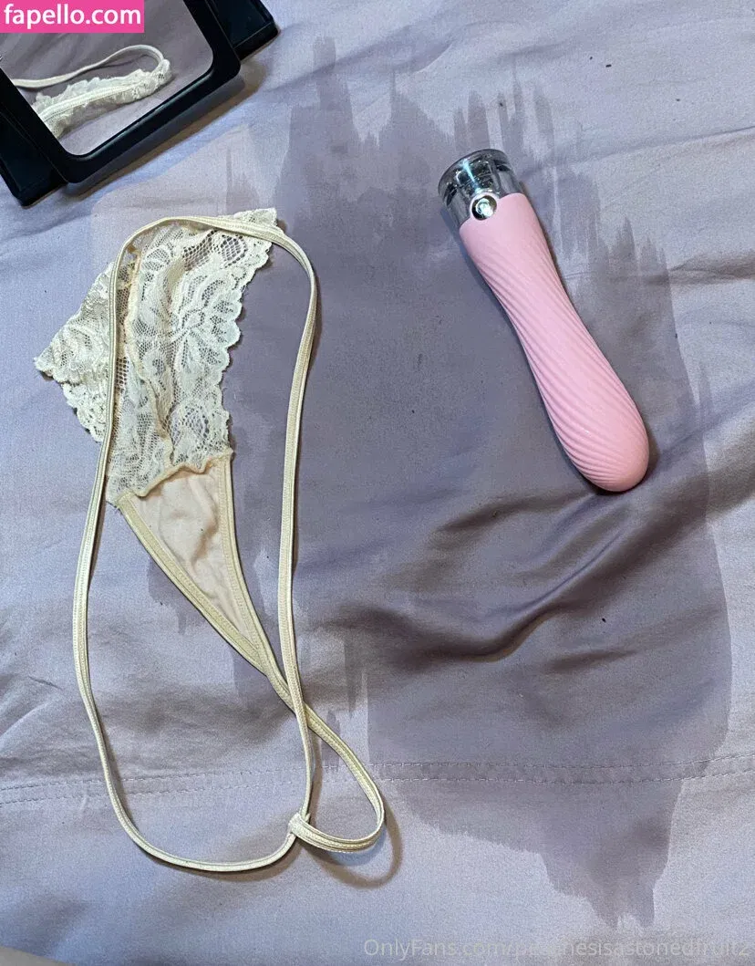 peachesisastonedfruit2 Onlyfans Photo Gallery 