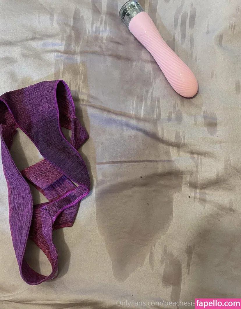 peachesisastonedfruit2 Onlyfans Photo Gallery 