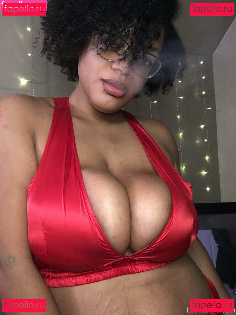 freefearlesslove / freelearalove Onlyfans Photo Gallery 