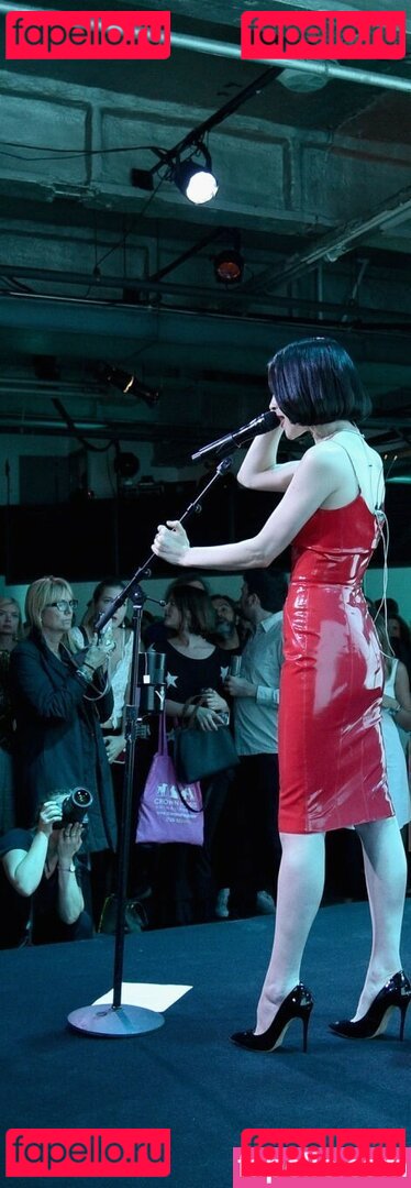 Annie Erin Clark / St Vincent / muddaub / st_vincent Onlyfans Photo Gallery 