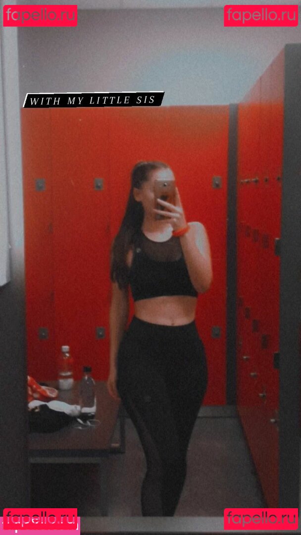 yourlocal3girl Onlyfans Photo Gallery 