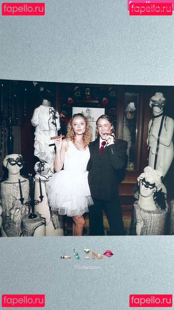 Madeleine Arthur / madeleinearthur Onlyfans Photo Gallery 