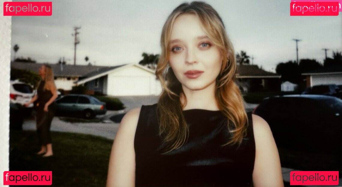 Madeleine Arthur / madeleinearthur Onlyfans Photo Gallery 