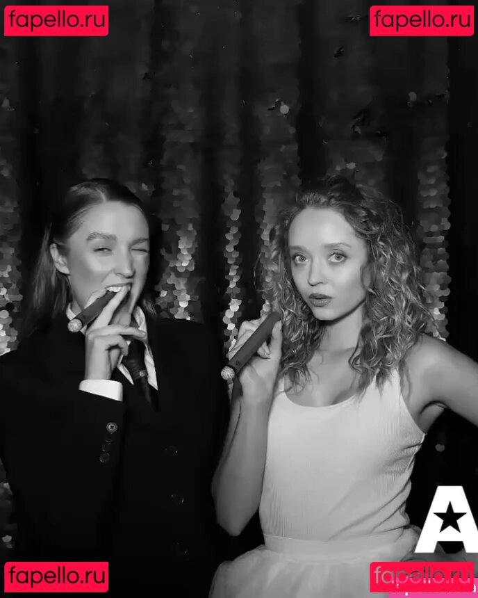 Madeleine Arthur / madeleinearthur Onlyfans Photo Gallery 