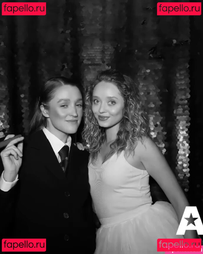 Madeleine Arthur / madeleinearthur Onlyfans Photo Gallery 