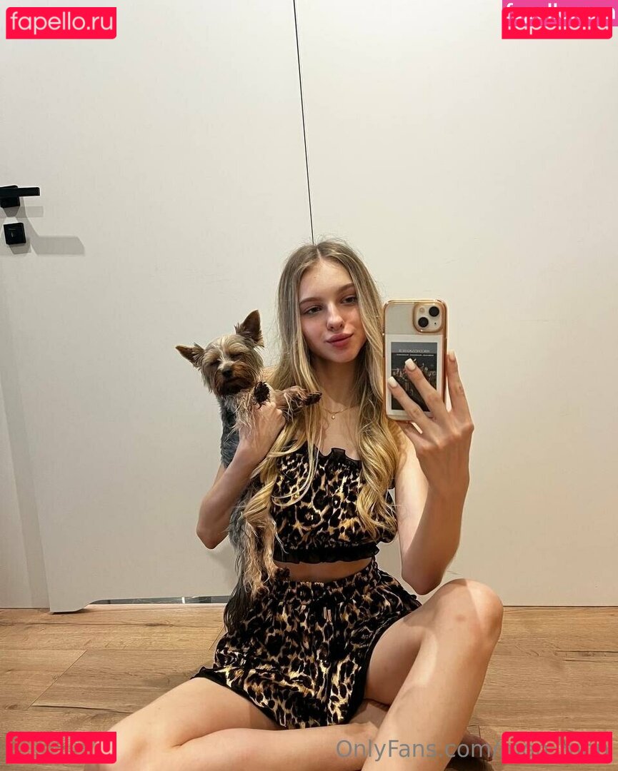 mon_mo_mo_mon / mon_mon Onlyfans Photo Gallery 