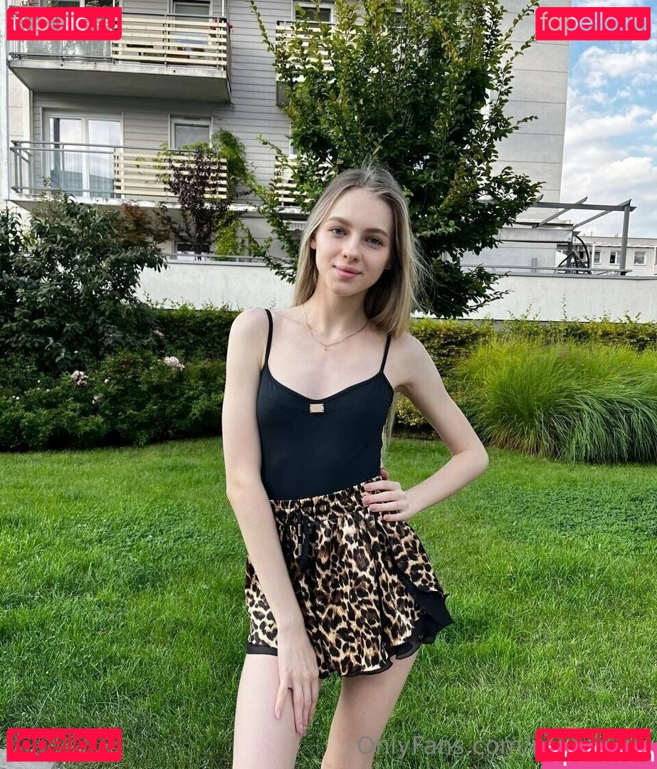 mon_mo_mo_mon / mon_mon Onlyfans Photo Gallery 