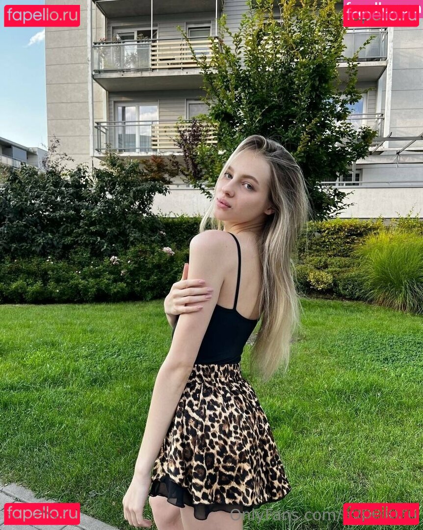 mon_mo_mo_mon / mon_mon Onlyfans Photo Gallery 