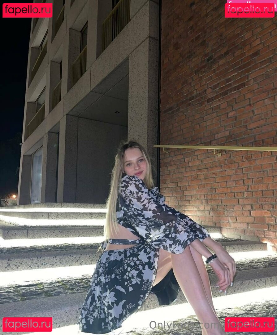 mon_mo_mo_mon / mon_mon Onlyfans Photo Gallery 