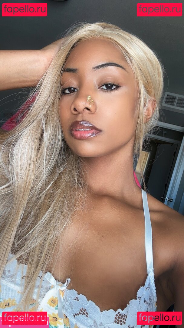 LilliPie101 Onlyfans Photo Gallery 