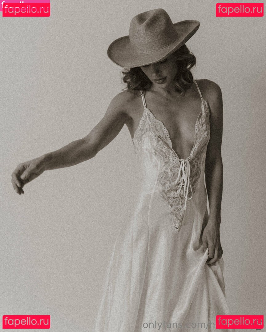 heyellen / heyhelen_asmr Onlyfans Photo Gallery 