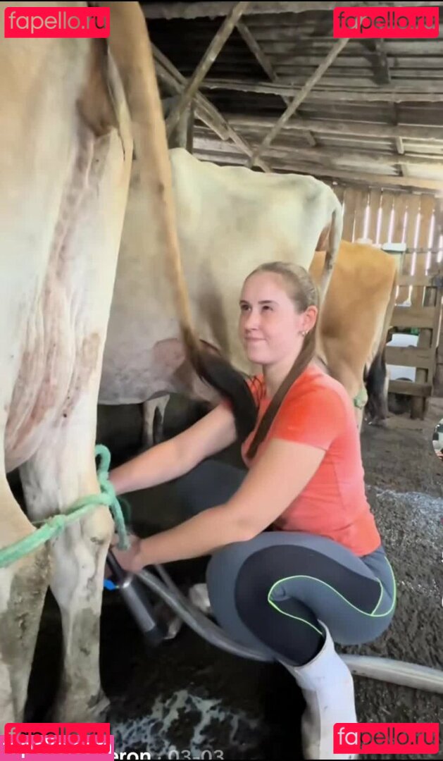 Nayana Peron / NayanaPeron / nayana_peron