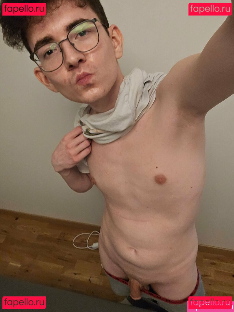 Prettyboi2000x / prettyboiko Onlyfans Photo Gallery 