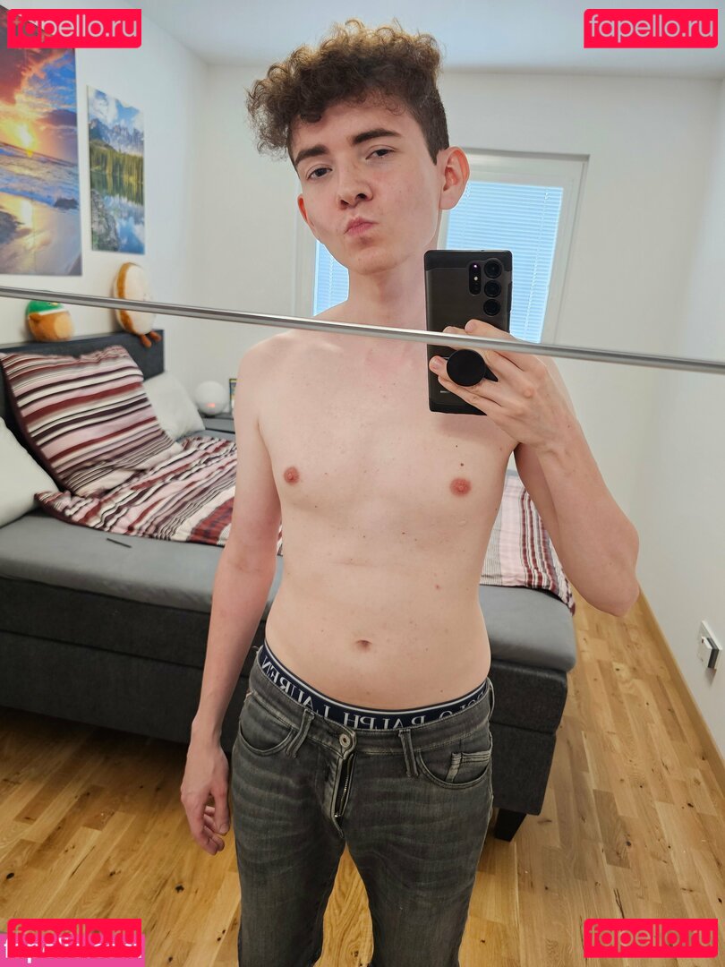 Prettyboi2000x / prettyboiko Onlyfans Photo Gallery 