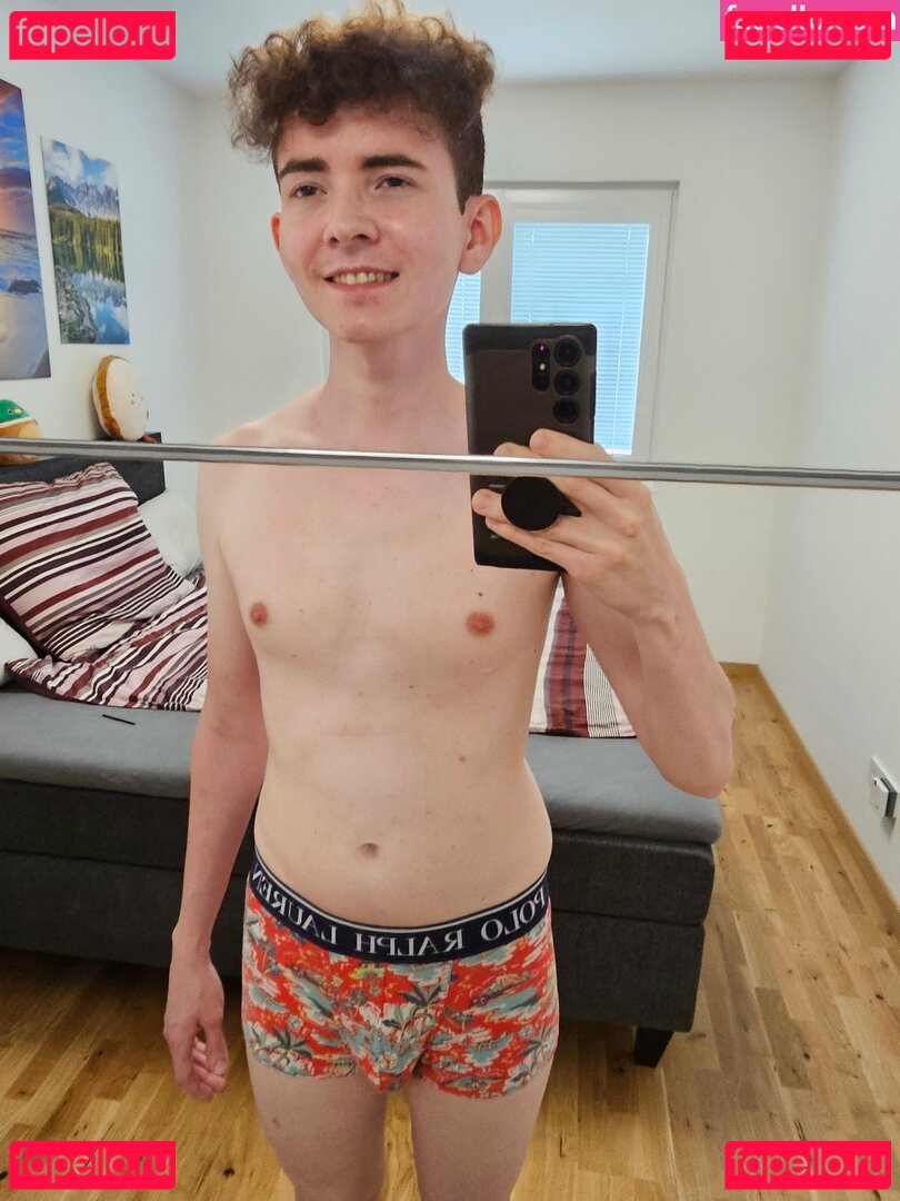 Prettyboi2000x / prettyboiko Onlyfans Photo Gallery 