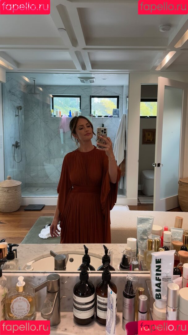 Minka Kelly Onlyfans Photo Gallery 