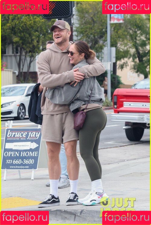 Minka Kelly Onlyfans Photo Gallery 