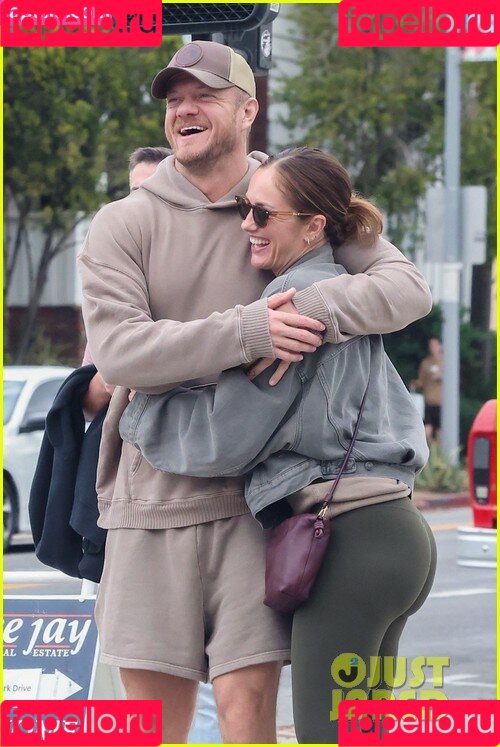 Minka Kelly Onlyfans Photo Gallery 