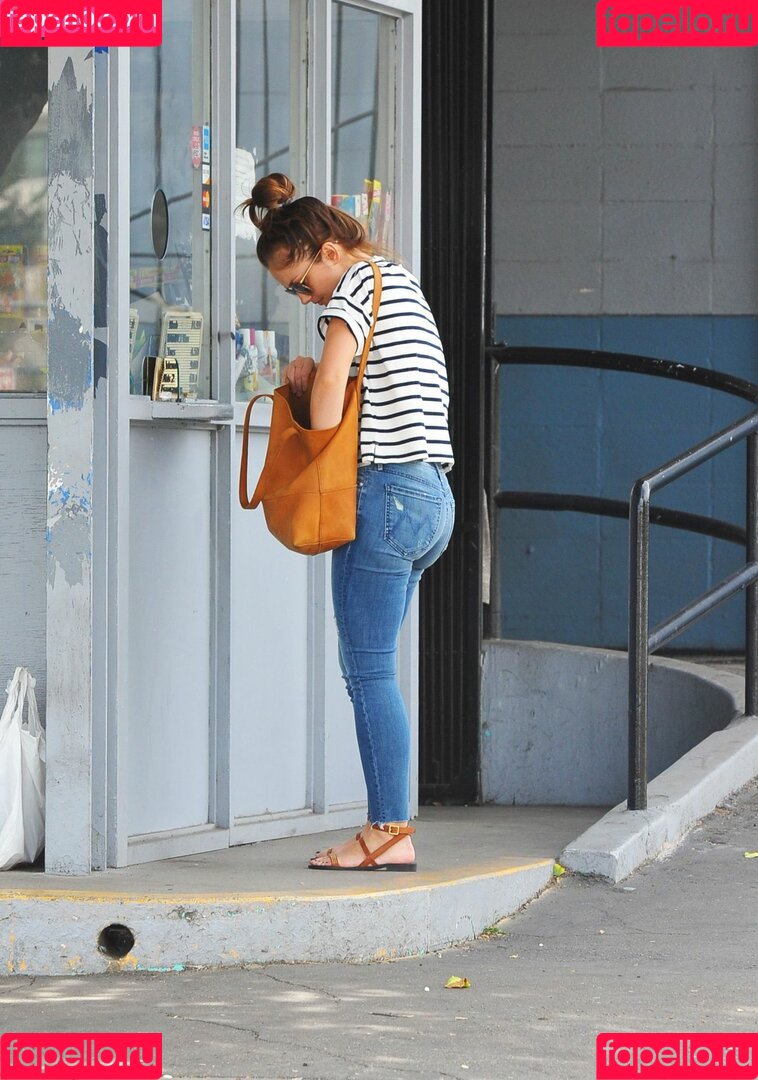 Minka Kelly Onlyfans Photo Gallery 