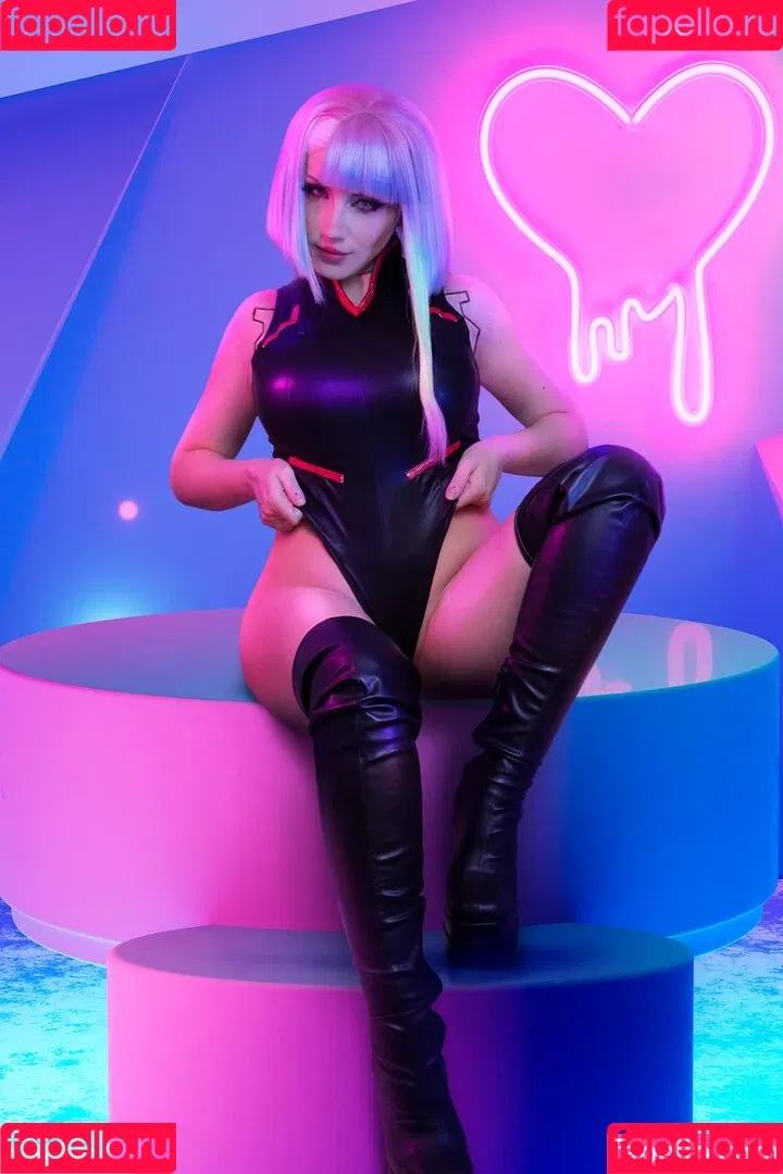 Ezy Summers Cosplay Onlyfans Photo Gallery 