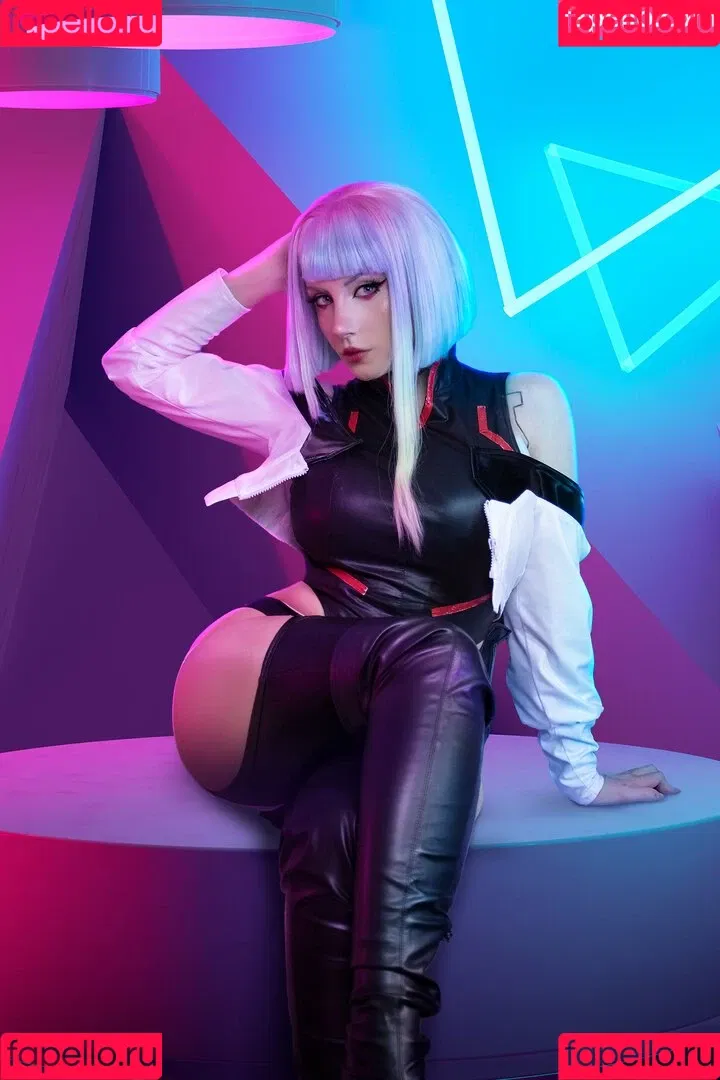 Ezy Summers Cosplay Onlyfans Photo Gallery 