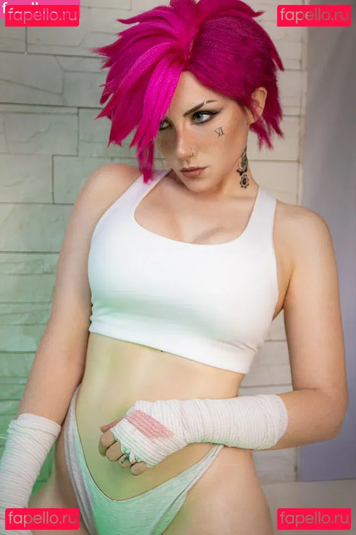 Ezy Summers Cosplay Onlyfans Photo Gallery 