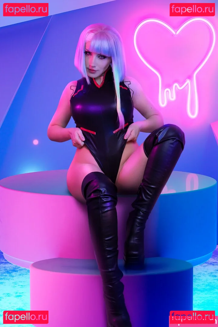 Ezy Summers Cosplay Onlyfans Photo Gallery 