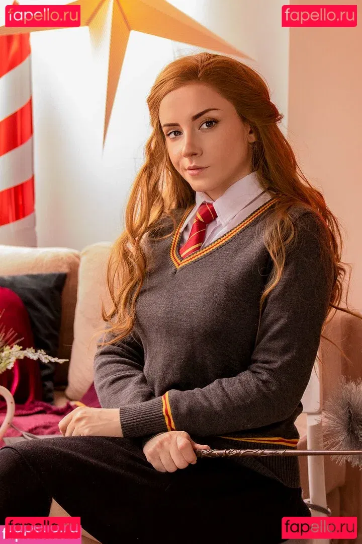 Ezy Summers Cosplay Onlyfans Photo Gallery 