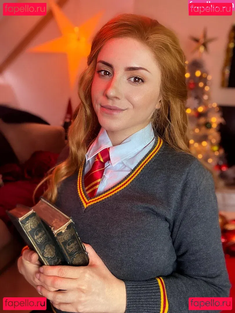 Ezy Summers Cosplay Onlyfans Photo Gallery 