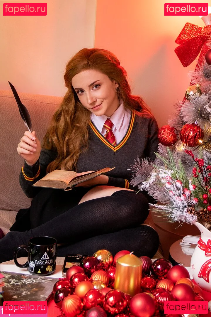 Ezy Summers Cosplay Onlyfans Photo Gallery 