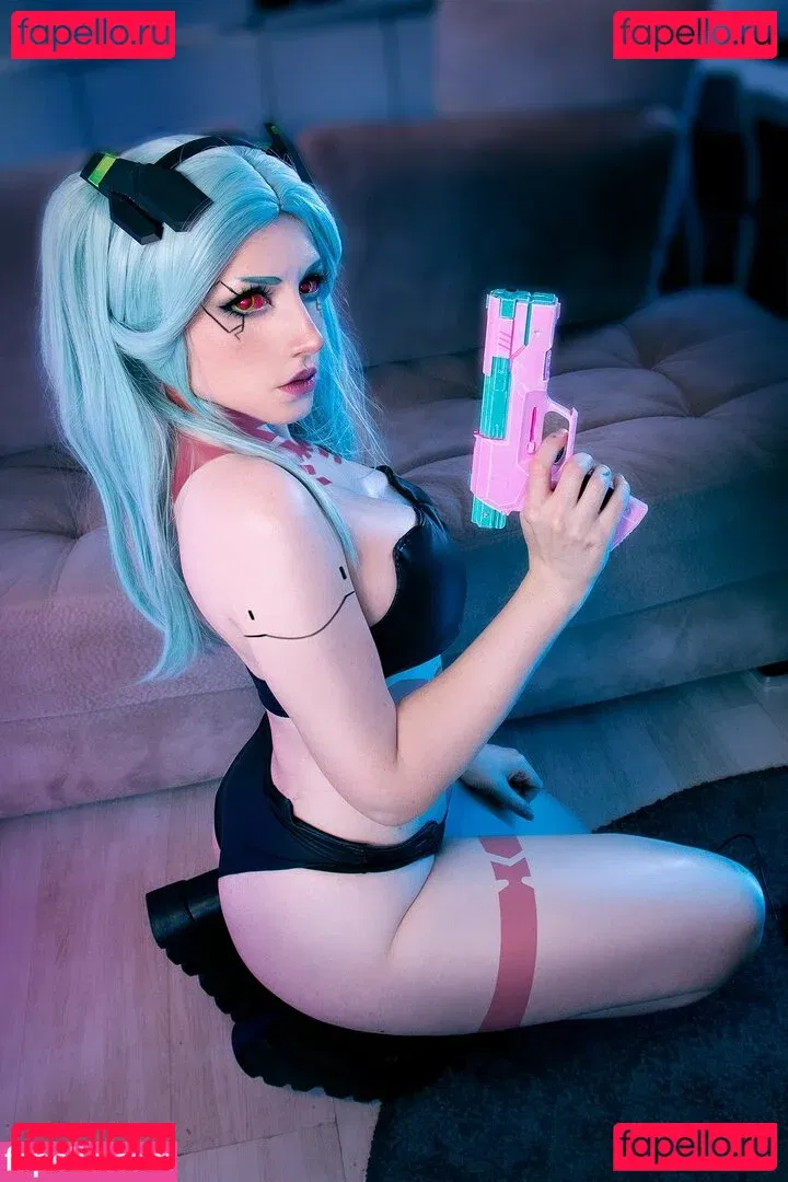 Ezy Summers Cosplay Onlyfans Photo Gallery 