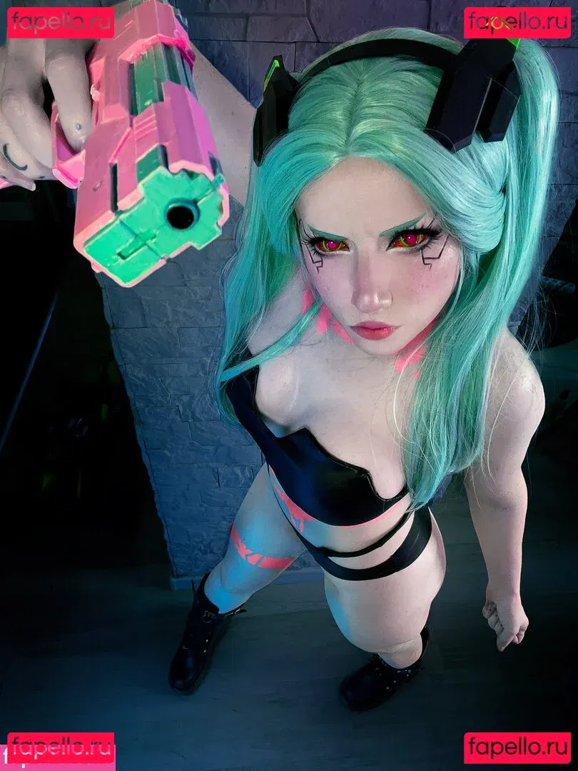 Ezy Summers Cosplay Onlyfans Photo Gallery 