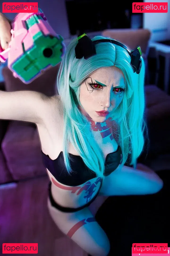 Ezy Summers Cosplay Onlyfans Photo Gallery 