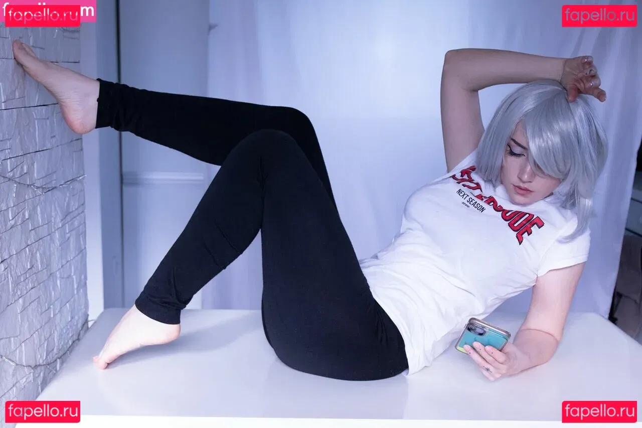 Ezy Summers Cosplay Onlyfans Photo Gallery 