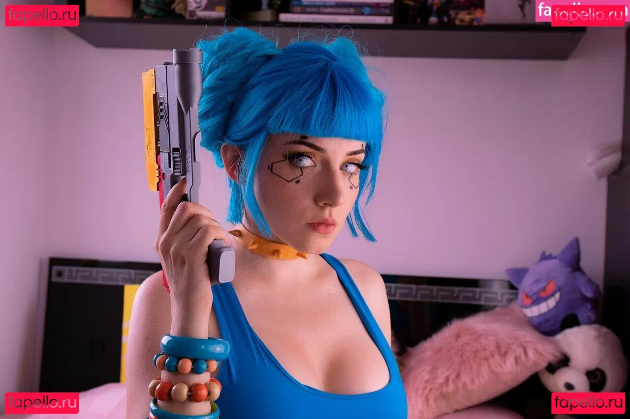 Ezy Summers Cosplay Onlyfans Photo Gallery 